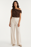 Blusa Marrom Ombro Caído - Fundo Branco 1
